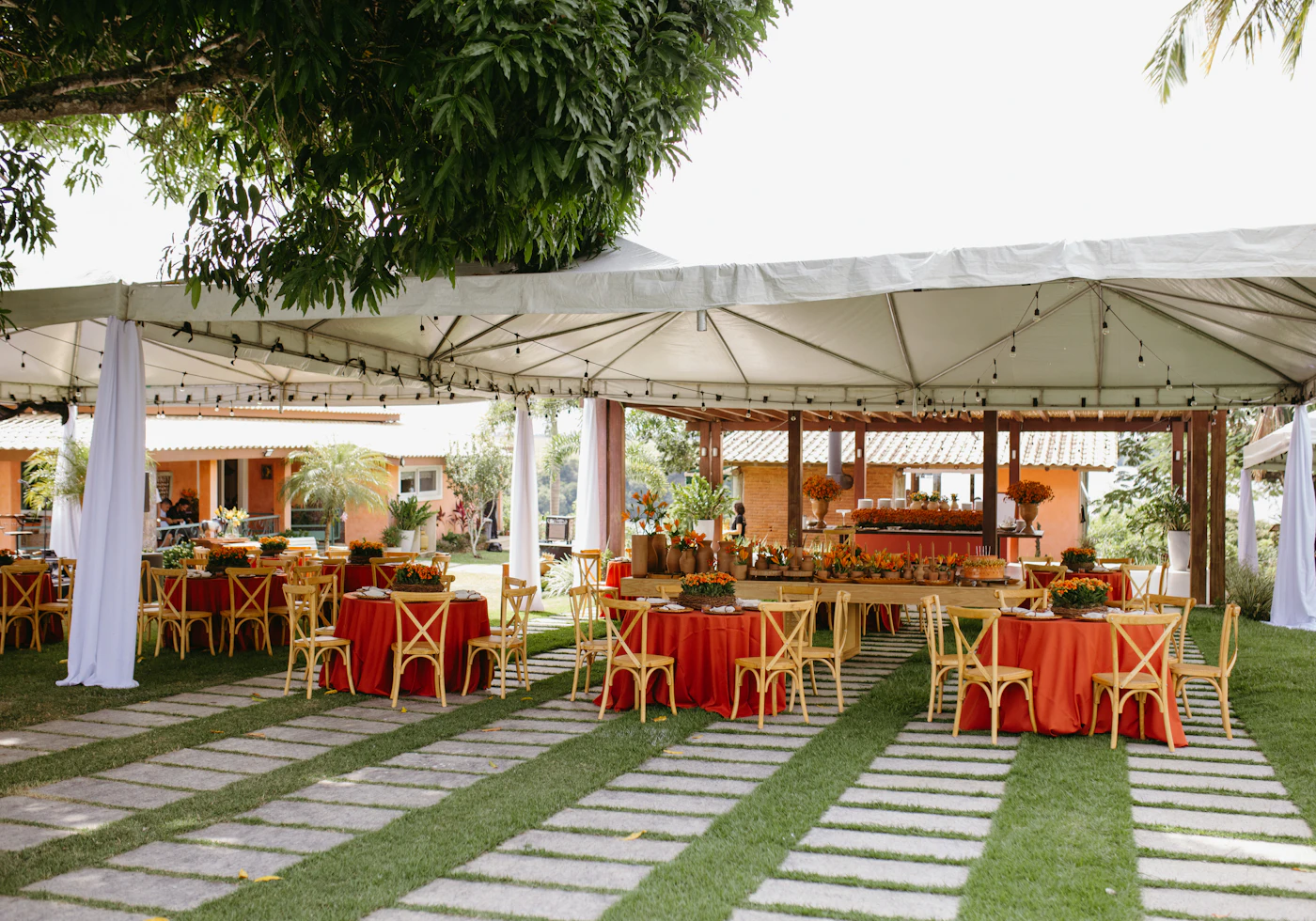 Outdoor event lawn demo photography